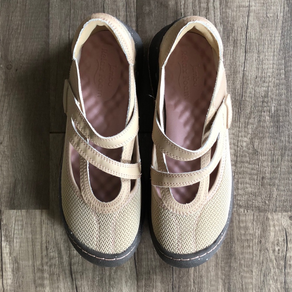 Jambi Faith Women’s Mary Jane Athletic Flats Light Tan/Rose 8
